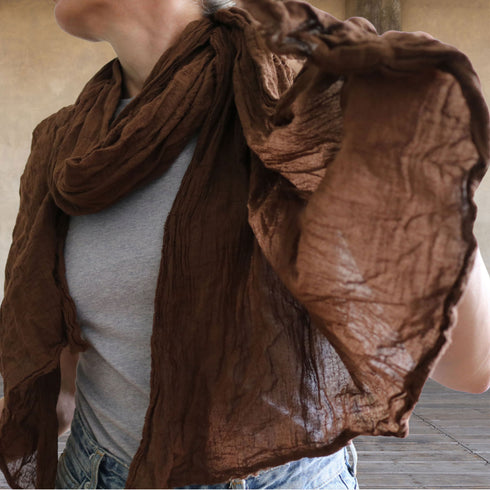 Esarfa din panza topita. Esarfa unisex din bumbac. Șal/Fular - ciocolata