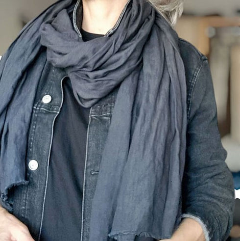 Eșarfă din IN organic, pentru o eleganță clasică - GRAFIT