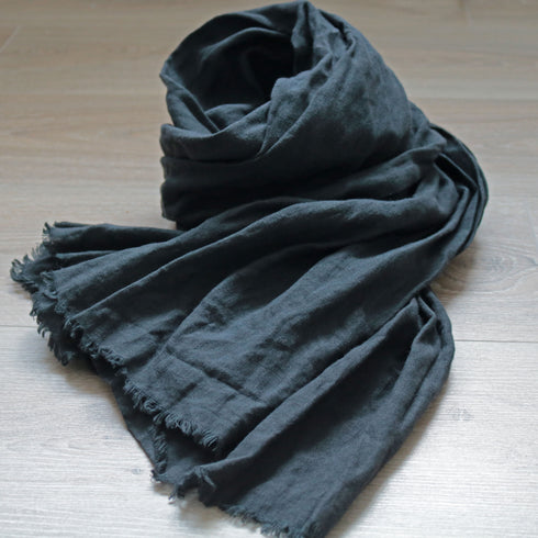 Esarfa din in creponat disponibila in culori organice Grafit - Foxenia