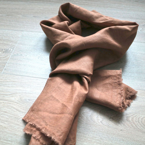 Esarfa din in creponat disponibila in culori organice Scortisoara - Foxenia