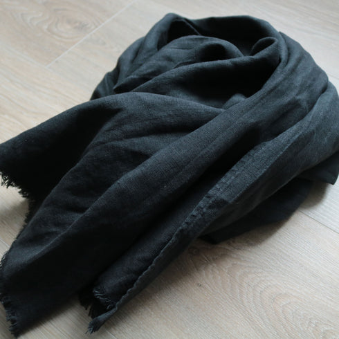 Esarfa din in creponat disponibila in culori organice Grafit - Foxenia