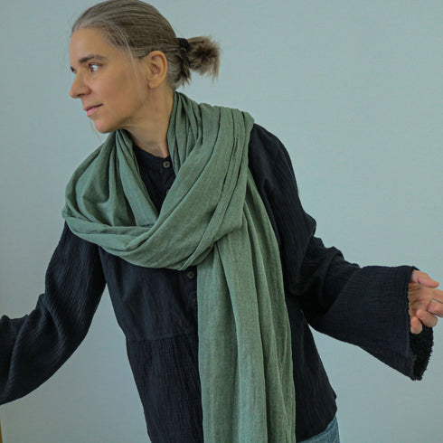 Unisex shirt made of muslin and soft cotton melt-blown cloth