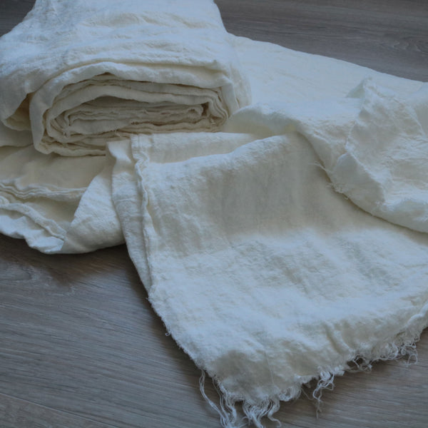 Țesătură din in pur 100 la sută nuanța ivory, extralată la 200 cm, cu textură moale stonewashed - Foxenia