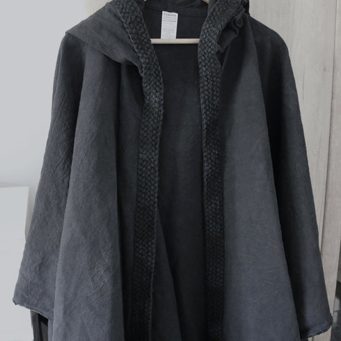 Pelerina Medievală Unisex din In și Bumbac: Eleganță Autentică și Mister