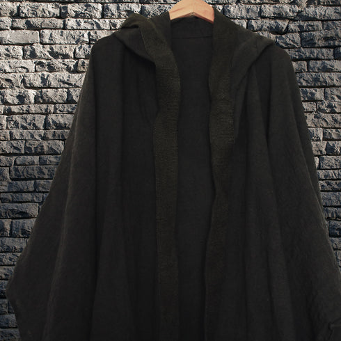 Pelerina medievala tip poncho cu gluga din canepa si in neagra stil Jedi Foxenia - ansamblu