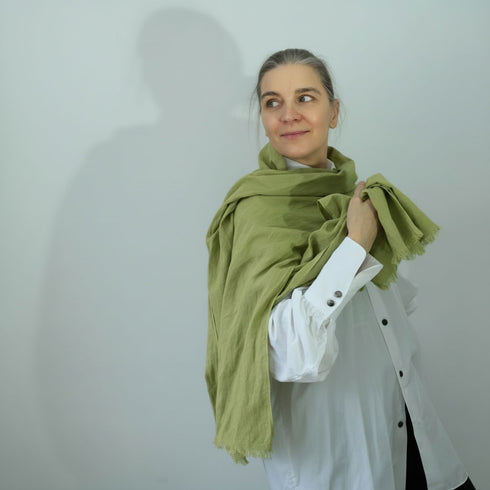 Esarfa/Fular unisex din panza topita de canepa cu bumbac - olive si cămașă victoriană