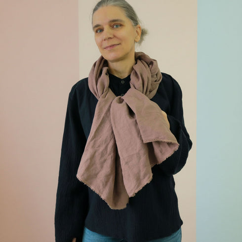 Fular din IN neted. Fular unisex. Culori pastelate, unice. Astăzi purtăm in scorțișoară.