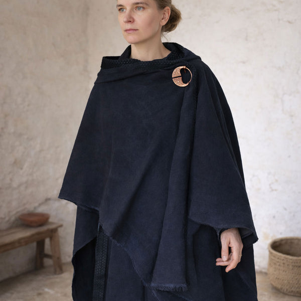Pelerina Medievală Unisex din In și Bumbac: Eleganță Autentică și Mister