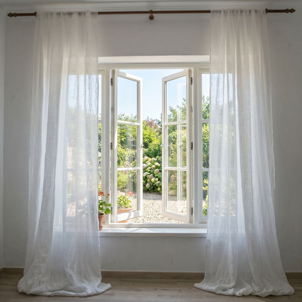 Perdele extralate din pânză topită de cânepă 100%. Perdele semi-transparente.