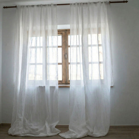 Perdele extralate din pânză topită de cânepă 100%. Perdele semi-transparente.