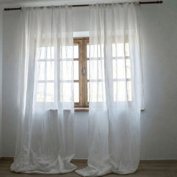 Perdele extralate din pânză topită de cânepă 100%. Perdele semi-transparente.